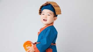 红果短剧国风古装专题封面，金色调，古装服饰与宫廷场景展示